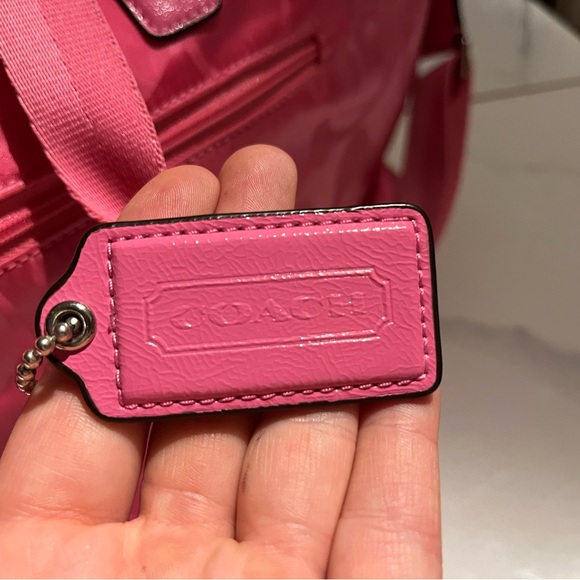 Coach Getaway Pink Signature Nylon Duffle Bag F77469 w/ Strap & Hangtag - Picture 2 of 10